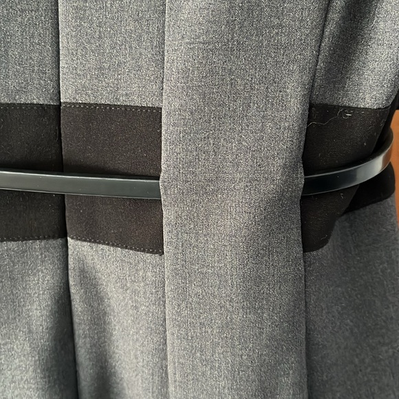 Calvin Klein Color Blocked Dress. Size 6 - Picture 3 of 8